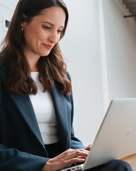 Leica Employee at work