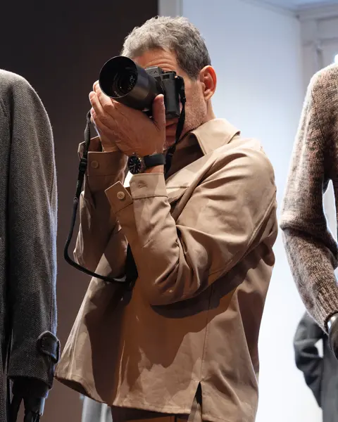 Stefano Guindani with a Leica SL3-S backstage