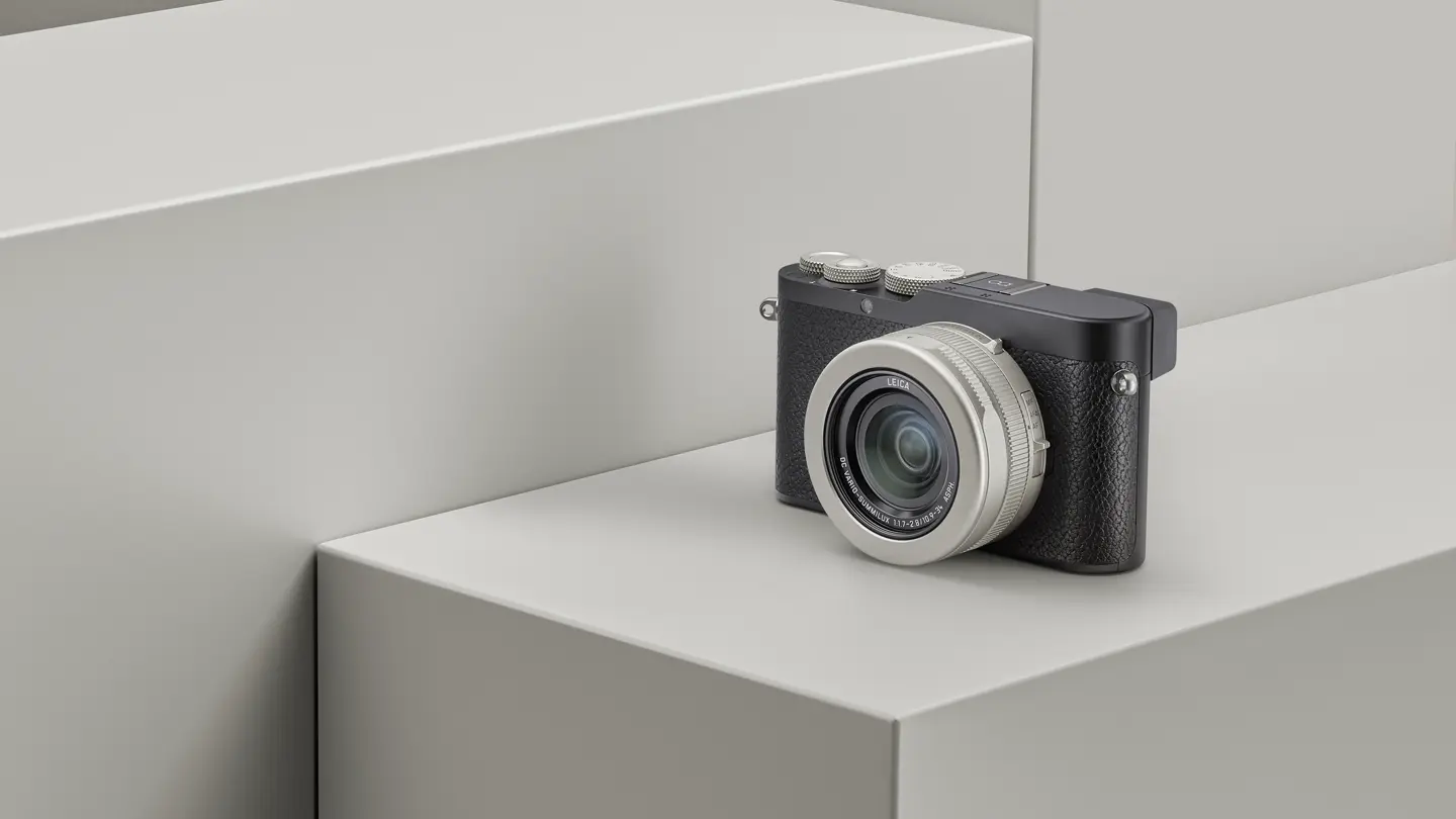 Leica D-Lux 8 100 YEARS OF LEICA on a stand