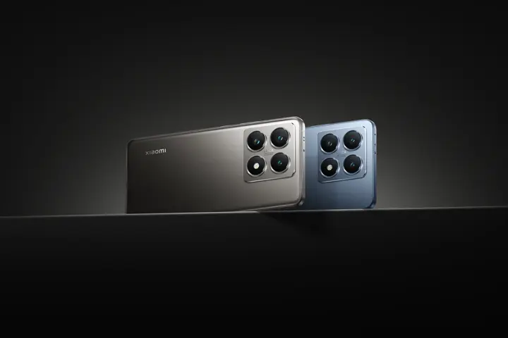 Xiaomi 14T Pro in titan and blue.