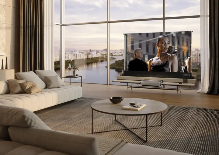 Leica Cine 1 on a YOMEI lowboard showing people on the Leica Screen.