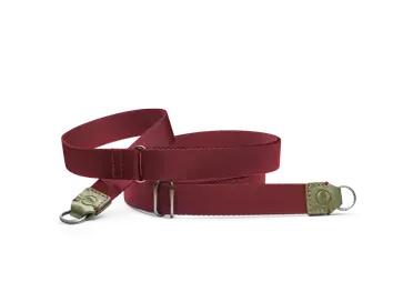 18569_D-Lux 8_carrying-strap-olive-burgundy_1920px.png 18569_D-Lux 8_carrying-strap-olive-burgundy_1920px.png