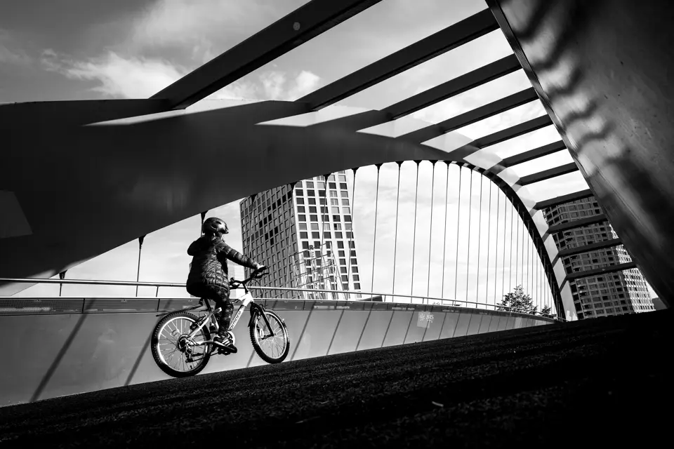 Monochrom image man on bike